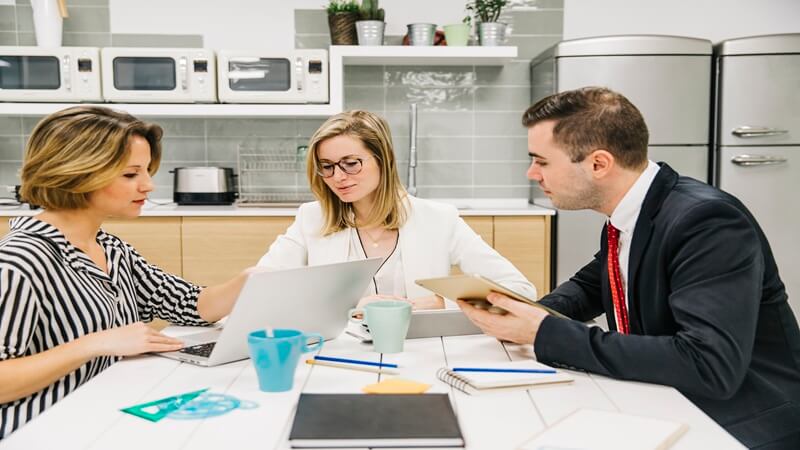 How Lawyers Prepare Clients in Personal Injury Consultations