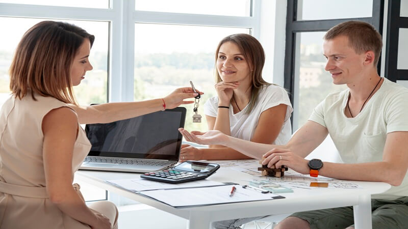 How Homeowners Can Simplify the Home Selling Process